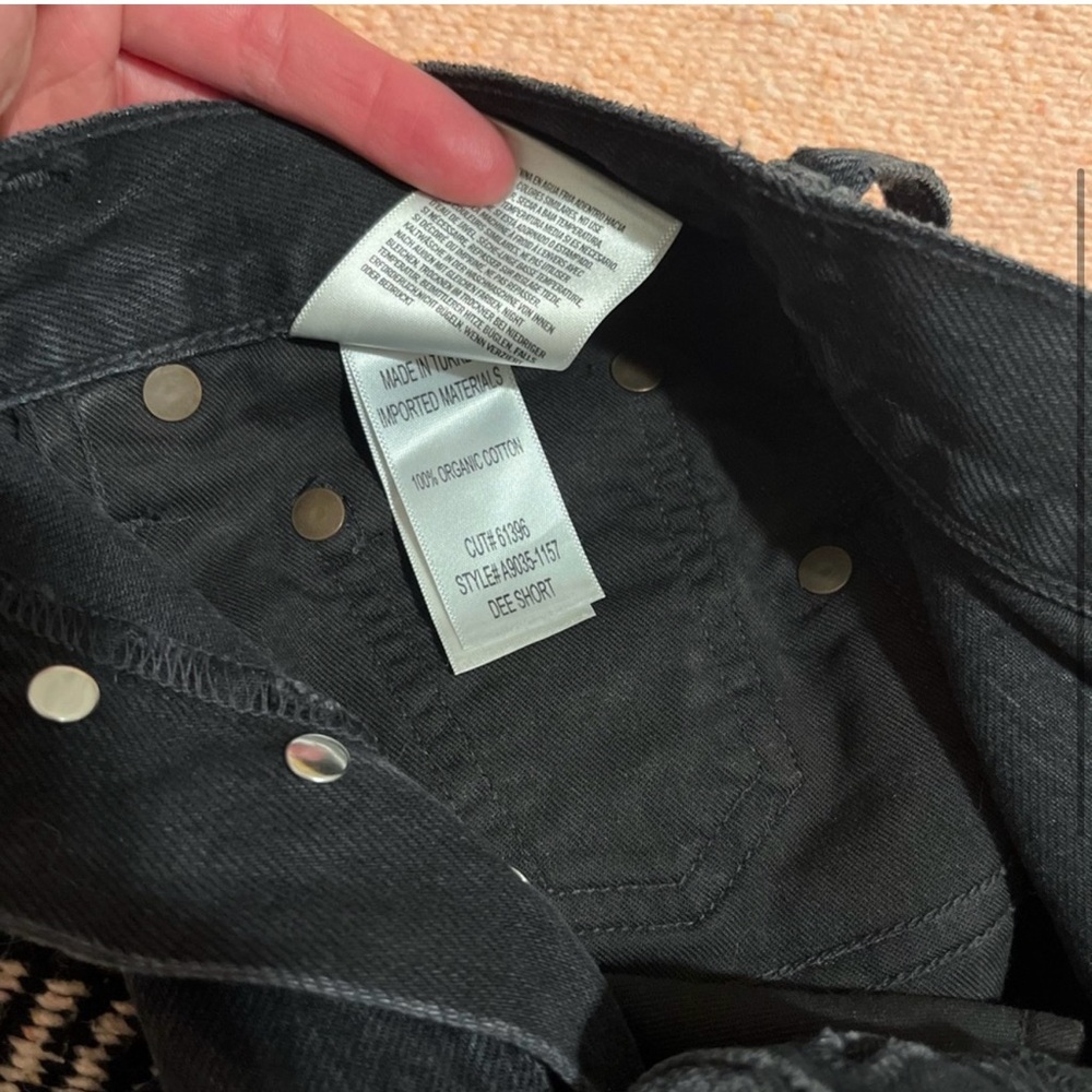 Agolde Dark Denim Frayed Jean Shorts | Sz: 24 - Picture 4 of 4